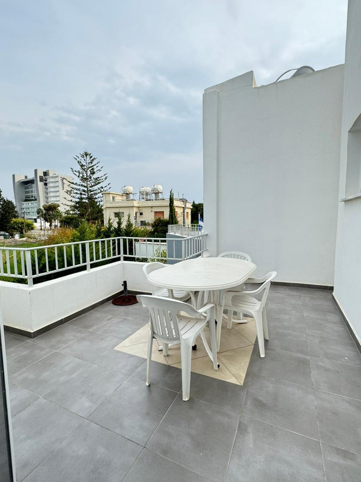 Sea Apartments Larnaka Exterior foto
